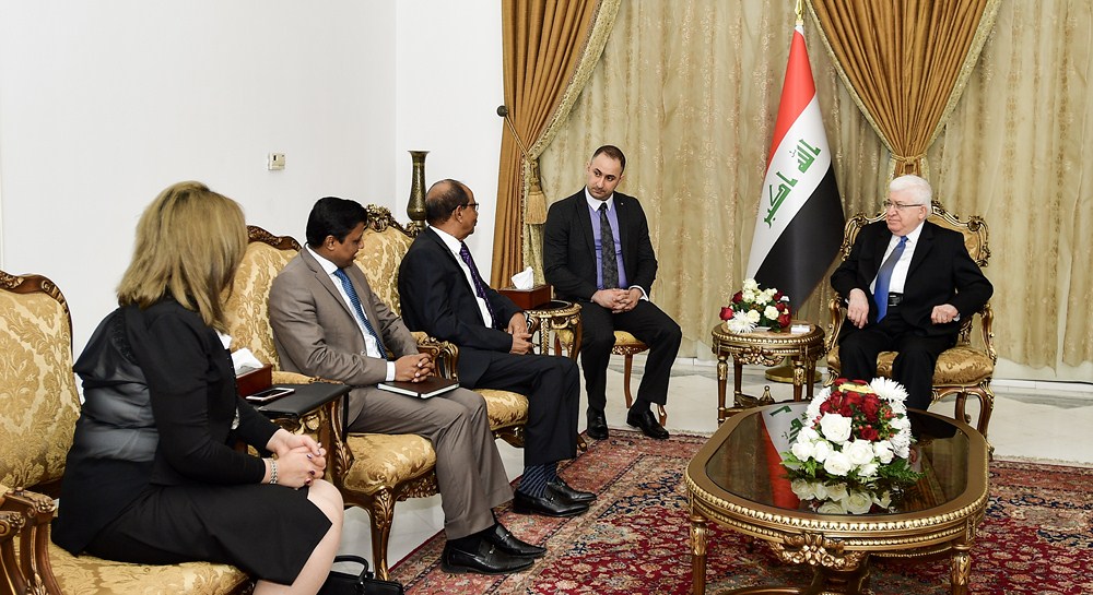 رئيس الجمهورية يؤكد عزم العراق على تطوير علاقاته مع بنغلاديش