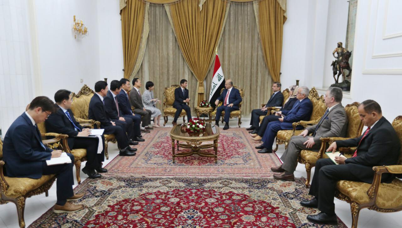 رئيس الجمهورية ضرورة تطوير العلاقات بين العراق وكوريا