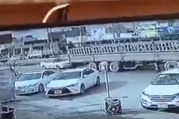 فيديو.. اخطر حادث سير دون خسائر في الارواح