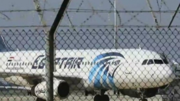 اختفاء طائرة مصرية وعلى متنها اكثر من 60 شخصا