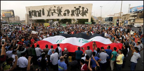  أنصار الصدر يتظاهرون في ساحة التحرير