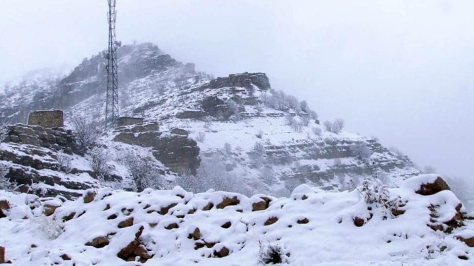 الثلوج توقف الحركة في قضاء حاج عمران 