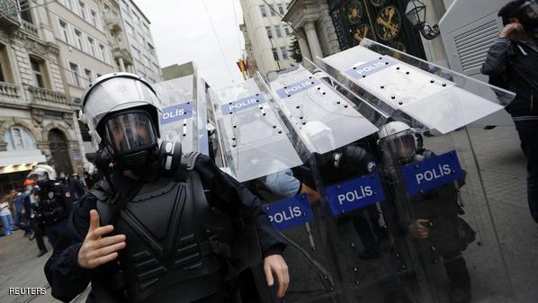 تركيا تحتجز 21 من ضباط الشرطة 