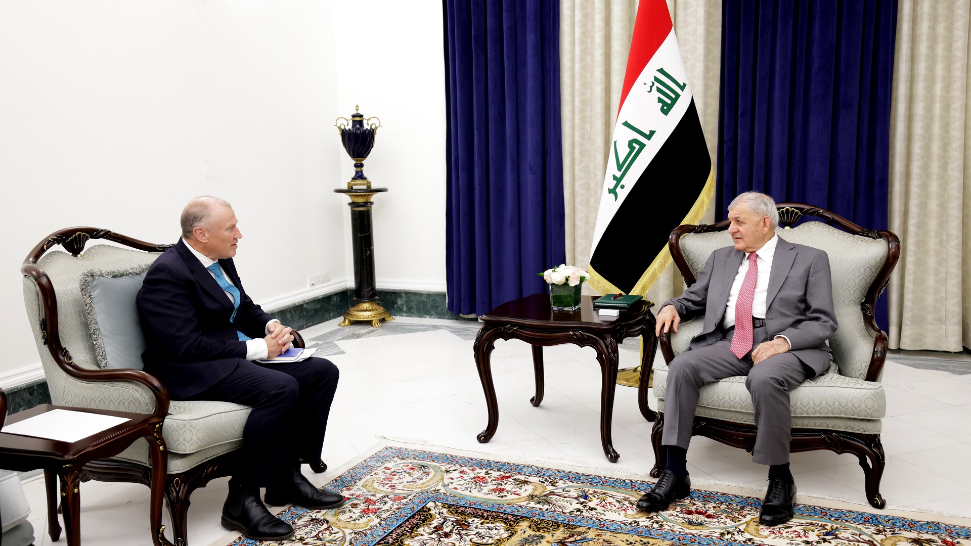 رئيس الجمهورية يلتقي السفير الاسترالي لدى العراق 