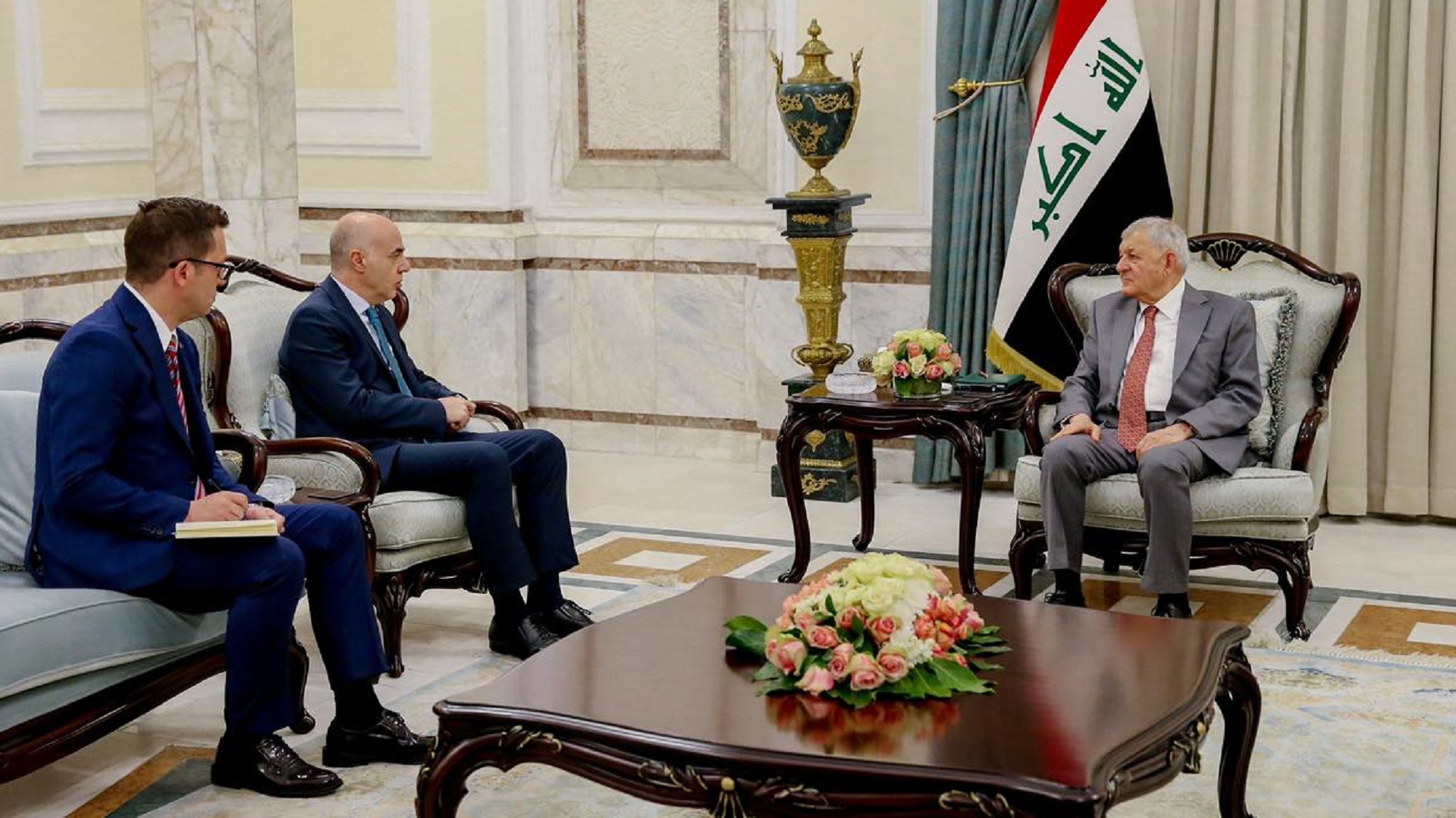 رئيس الجمهورية يلتقي السفير التركي في بغداد 