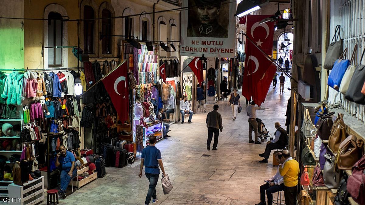 تراجع إيرادات السياحة في تركيا 17%