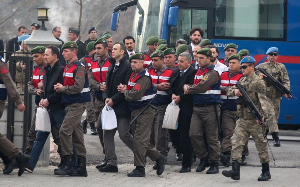 اعتقال عشرات الاكاديميين في تركيا