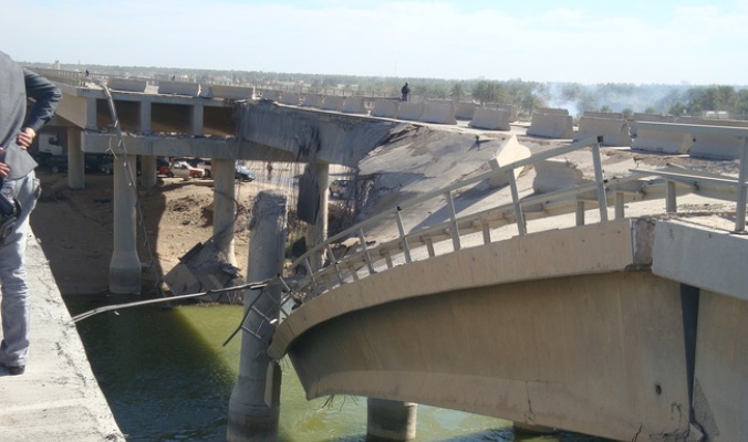 داعش يفجر جسرين في الموصل لمنع تقدم القوات الامنية