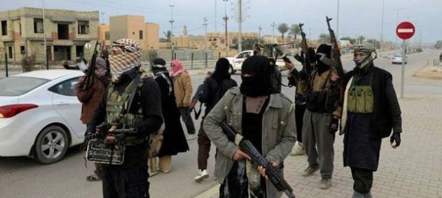 عناصر داعش الارهابي وسط الموصل