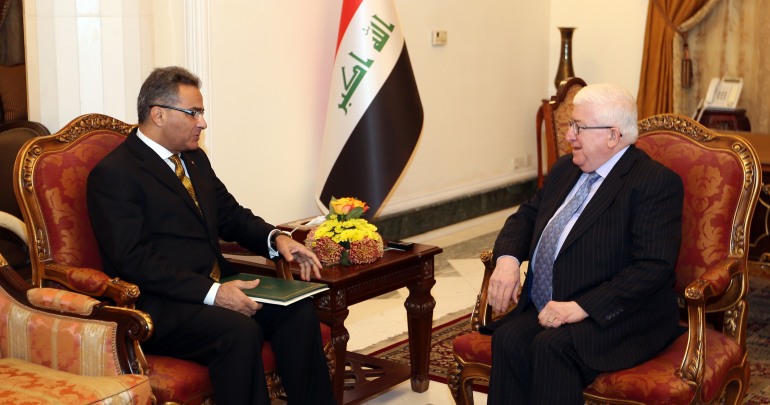 رئيس الجمهورية يتسلم دعوة رسمية من الرئيس المصري لزيارة القاهرة