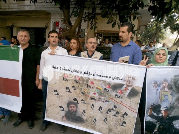 تظاهرة في القاهرة للتنديد بالموقف التركي من داعش