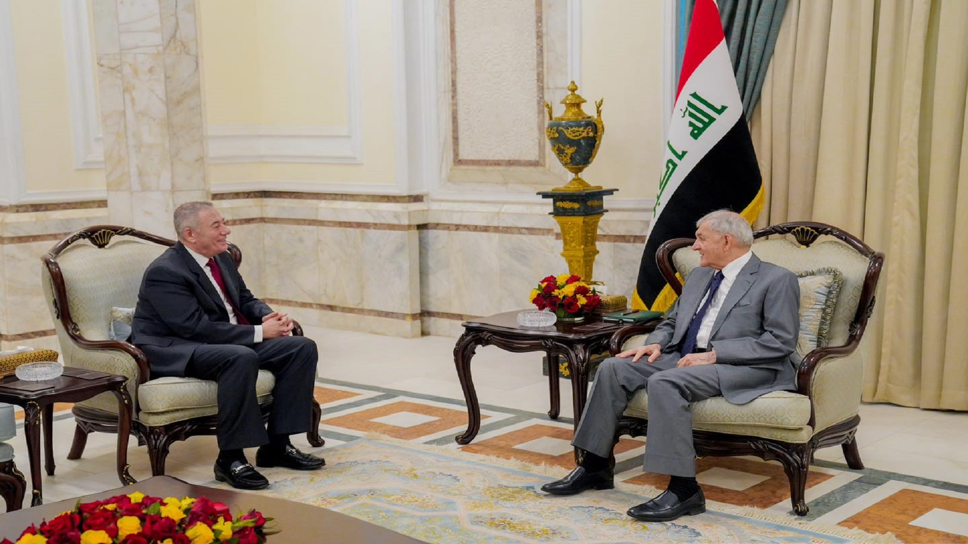 رئيس الجمهورية يلتقي السفير الأردني 