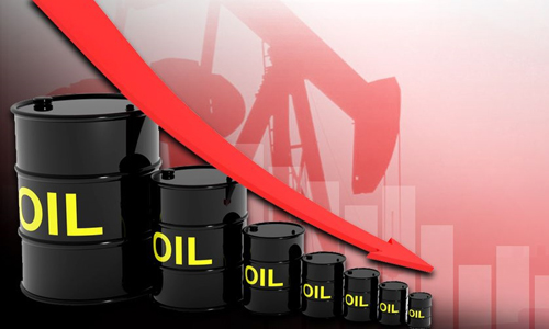 انخفاض اسعار النفط بتأثير المخزونات