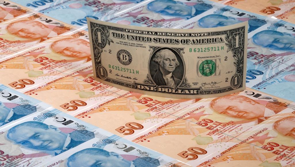 بنوك تركية تبيع الدولار لدعم الليرة