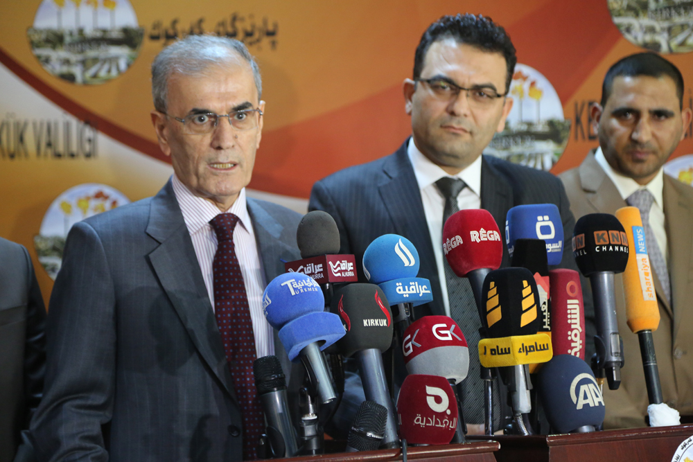 نجم الدين كريم وجاسم محمد الجاف خلال مؤتمر صحفي