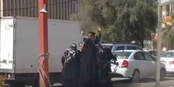 بالفديو... منتسب يعتدي على امرأة في بغداد