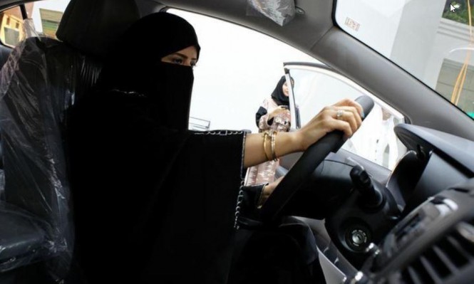 السعودية..أول معرض سيارات للنساء فقط