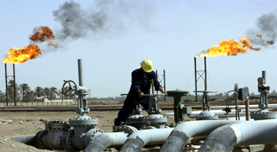 العراق: شراء النفط من داعش يساعد في تمويل عملياته