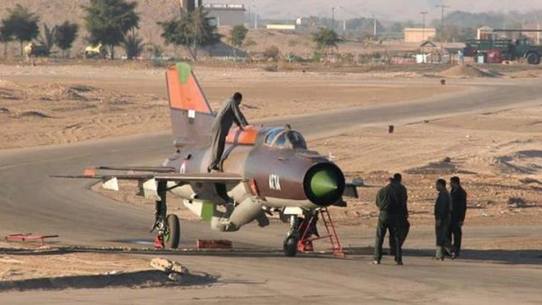 سلاح الجو الأردني تدمر آليات حاولت اجتياز الحدود مع سوريا 
