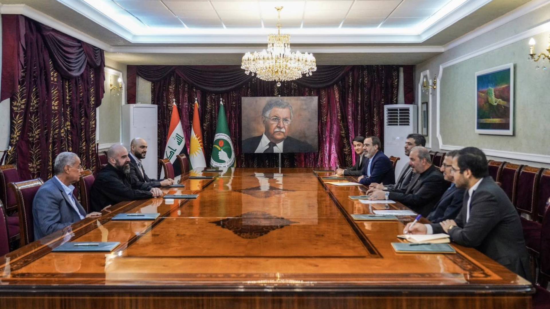 الرئيس بافل يلتقي السفير الايراني لدى العراق 