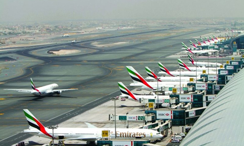تعليق حركة الطائرات في مطار دبي