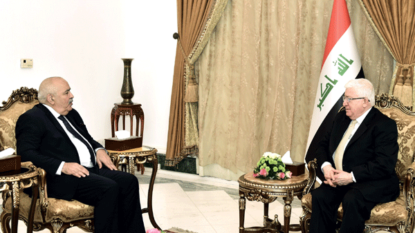 الرئيس معصوم يؤكد اهمية تطوير العلاقات مع الجزائر