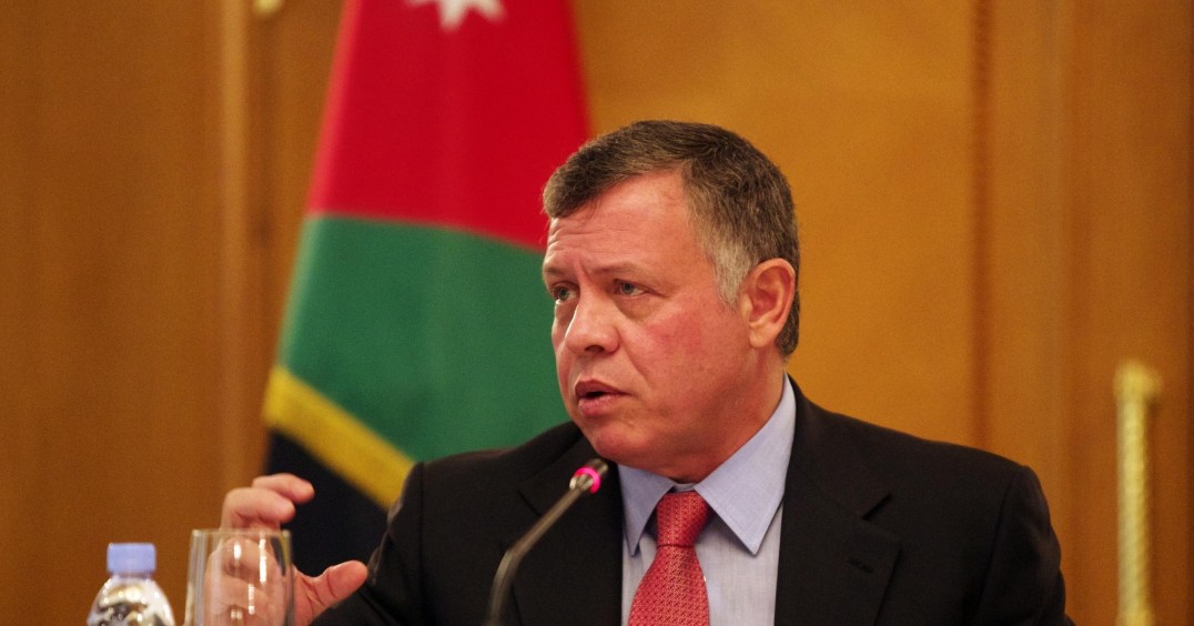العاهل الأردني يحذر من حرب شاملة في الشرق الأوسط