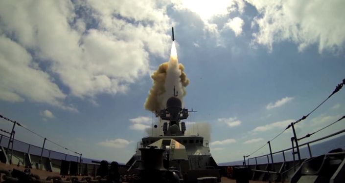 السفن الروسية تقصف داعش في سوريا بصواريخ كاليبر
