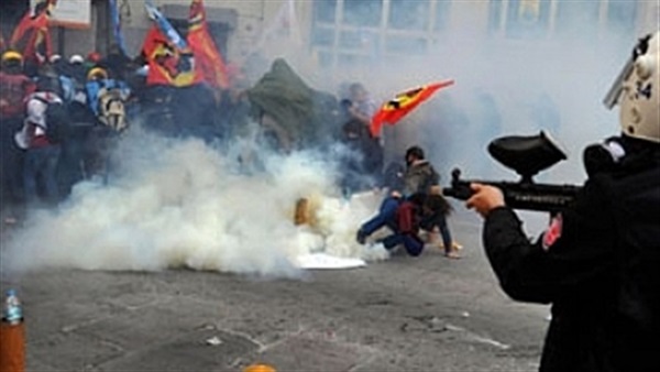 الشرطة التركية تمنع نقل جثامين المدنيين من شوارع آمد