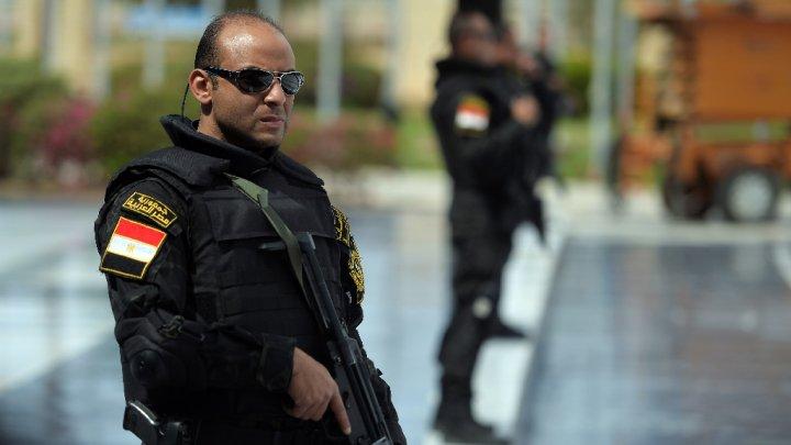 مقتل 8 من أفراد الأمن المصري