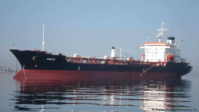 النفط يرتفع إثر تعليق السعودية لصادراتها