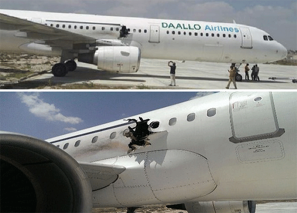 بالفيديو.. راكب قذفه الطائرة برحلة من الصومال إلى جيبوتي