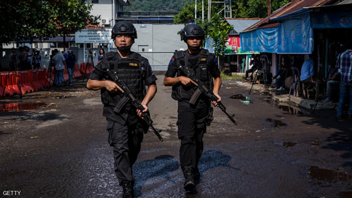 إندونيسيا.. مطاردة مثيرة تنتهي باعتقال مسلح متطرف