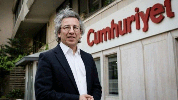 جان دوندار، رئيس تحرير صحيفة جمهورييت التركية