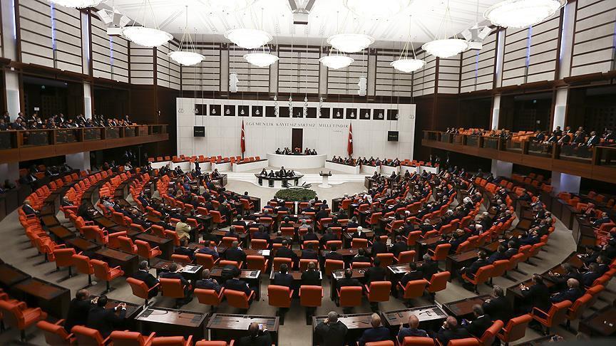 البرلمان التركي يناقش تعزيز صلاحيات اردوغان