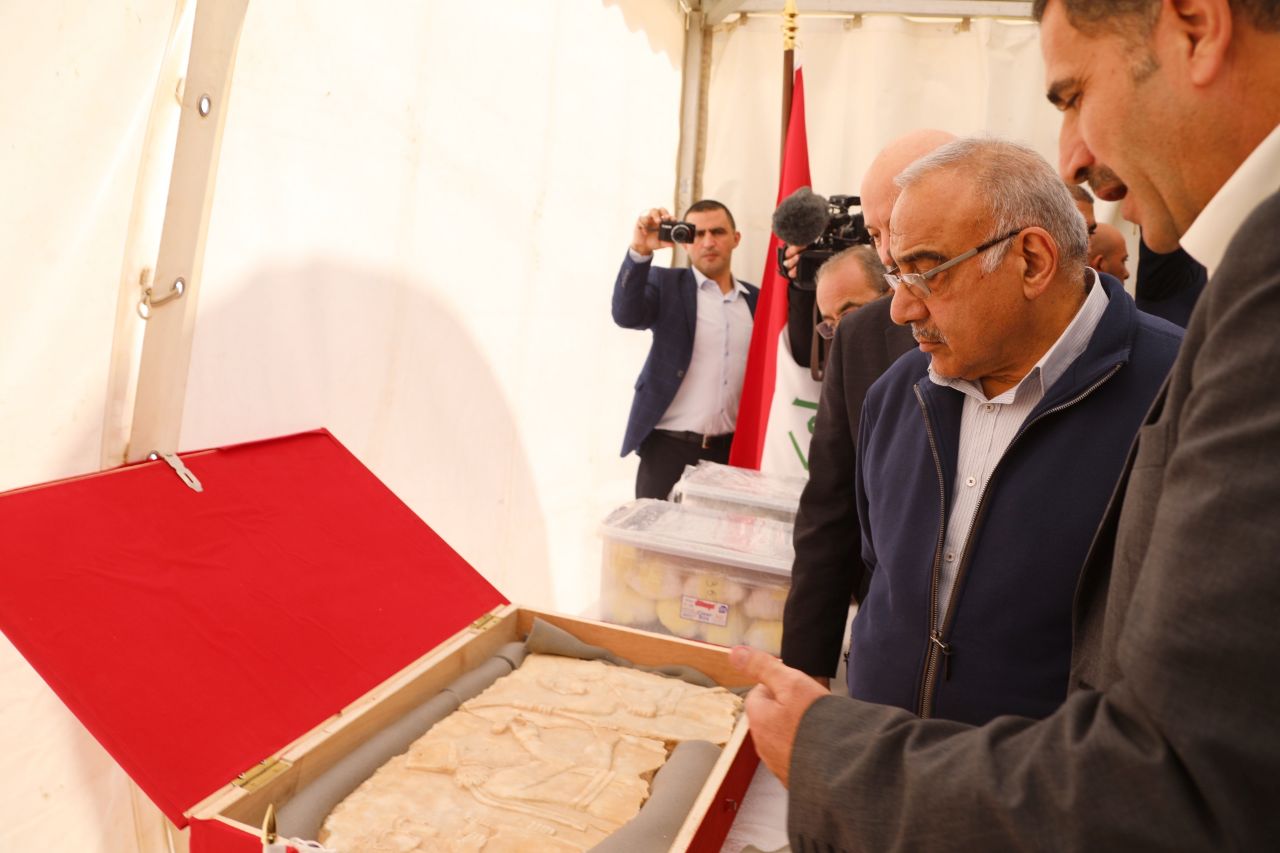 العراق يتسلم 1300 قطعة اثارية نادرة من الاردن