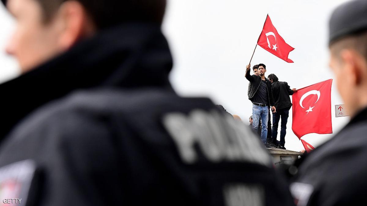 تركيا تقيل 15 ألف موظف مدني وعسكري دفعة واحدة