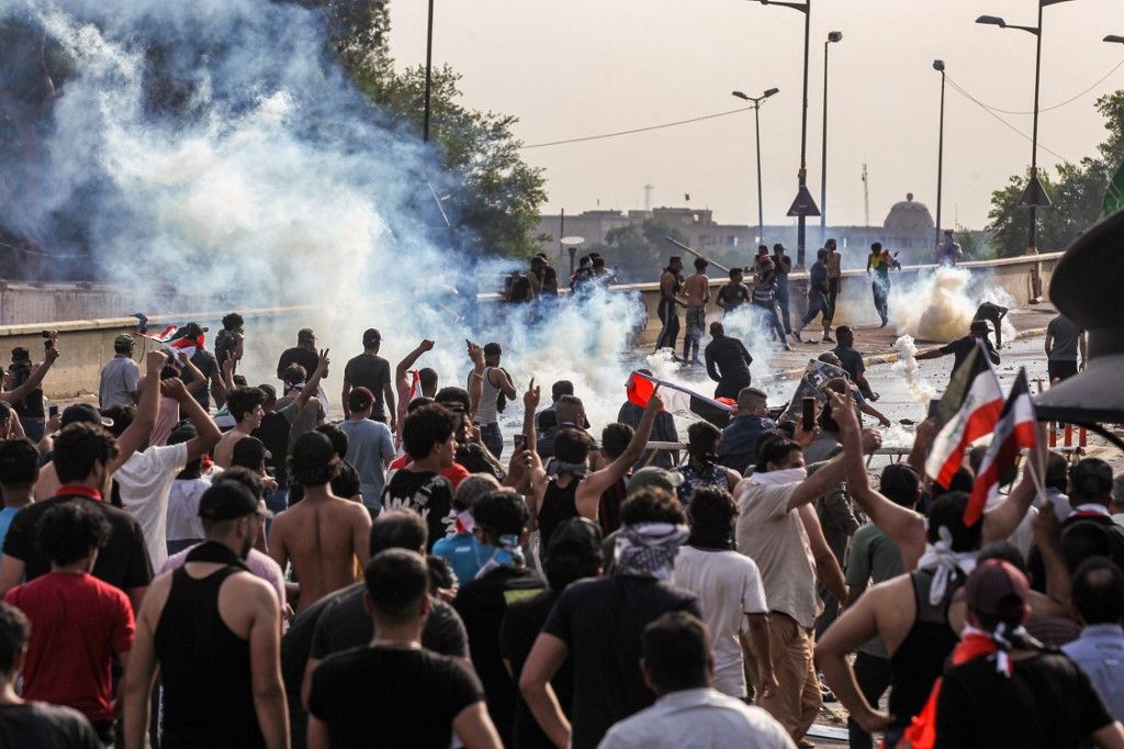 بغداد..تجدد الاشتباكات بين القوات الامنية والمتظاهرين 