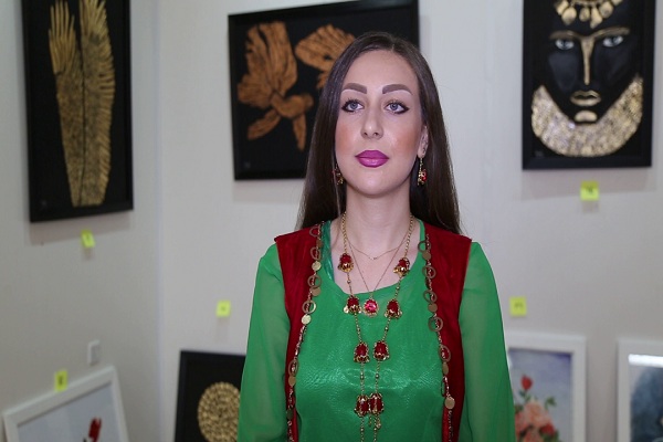 افتتاح معرض للفنانة روزينا في السليمانية