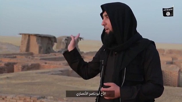 داعش يهدد بنسف أهرامات مصر