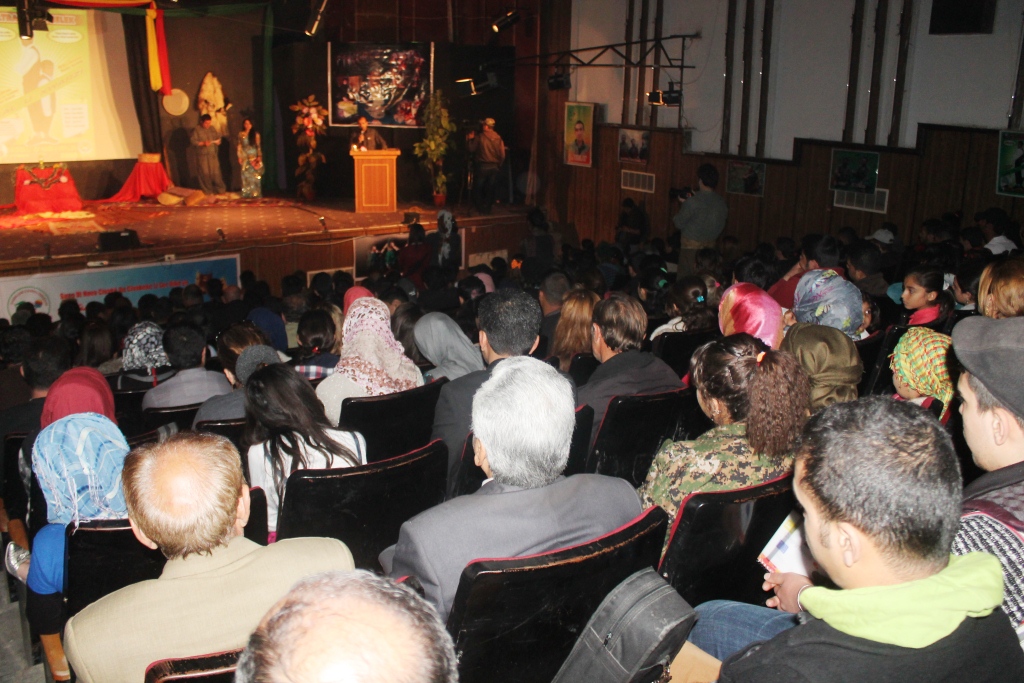 انطلاق المهرجان الأول للمسرح في غربي كوردستان