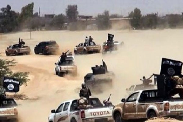 هروب جماعي لقيادات داعش إلى الموصل 