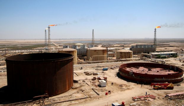 العراق يبرم اتفاقاً لحفر 40 بئراً في حقل مجنون النفطي