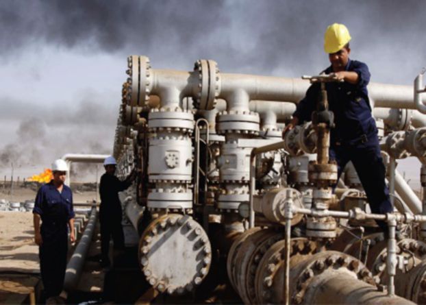 النفط يتأثر بضعف الاقتصاد العالمي وعدم الاستقرار السياسي في المنطقة