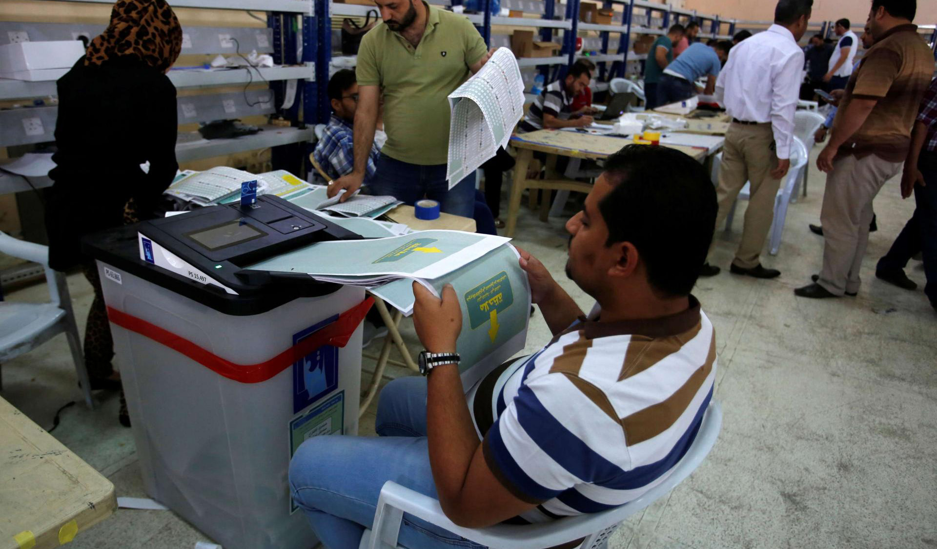 مفوضية الانتخابات تباشر بالفرز اليدوي للمحطات الانتخابية في بغداد
