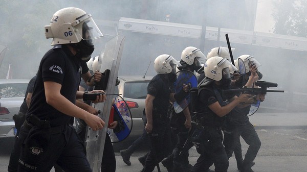 تركيا.. مقتل ضابطي شرطة في اورفة
