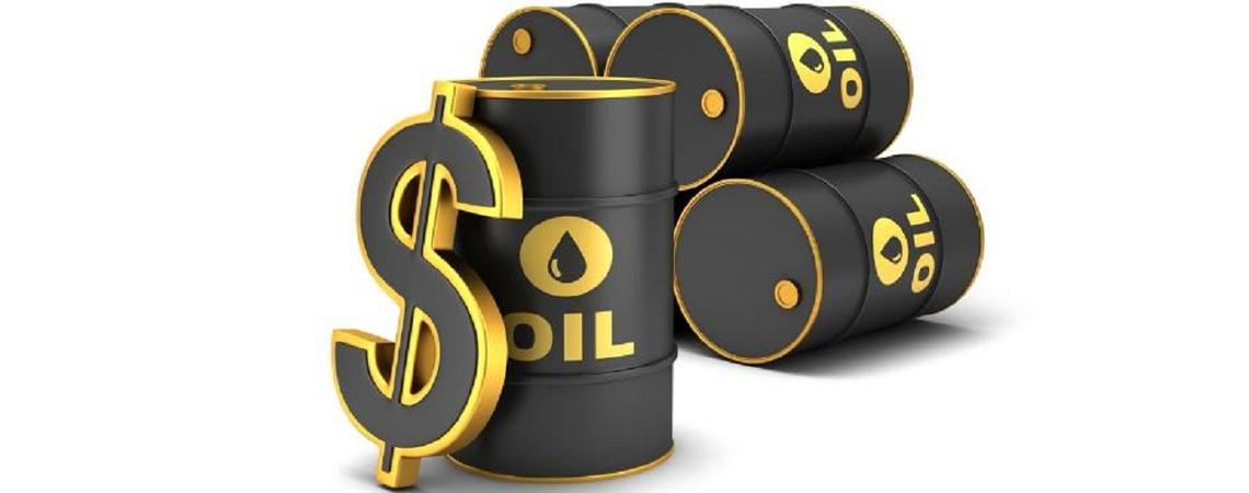 النفط ينخفض بفعل زيادة المخزونات الأمريكية