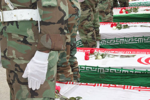 ايران تتسلم رفات 93 عسكرياً من العراق
