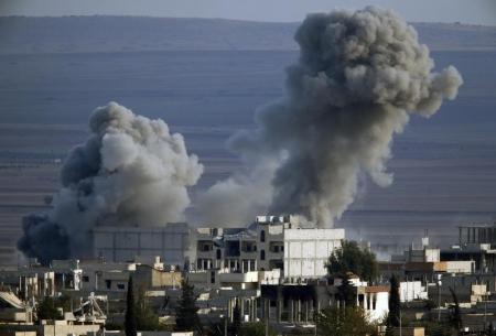 قصف مواقع الارهابيين في كوباني
