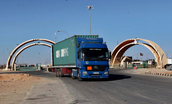 بدء دخول الشاحنات الاردنية إلى العراق